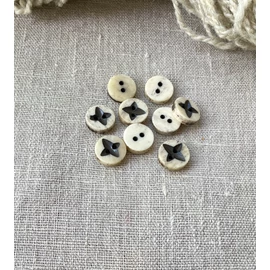 Vízibivalycsont gomb csillaggal, 12,5 mm 